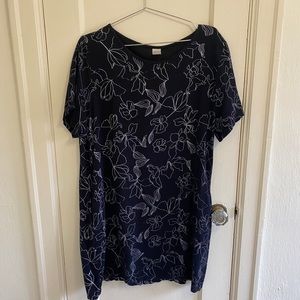 North of West, Dress, M